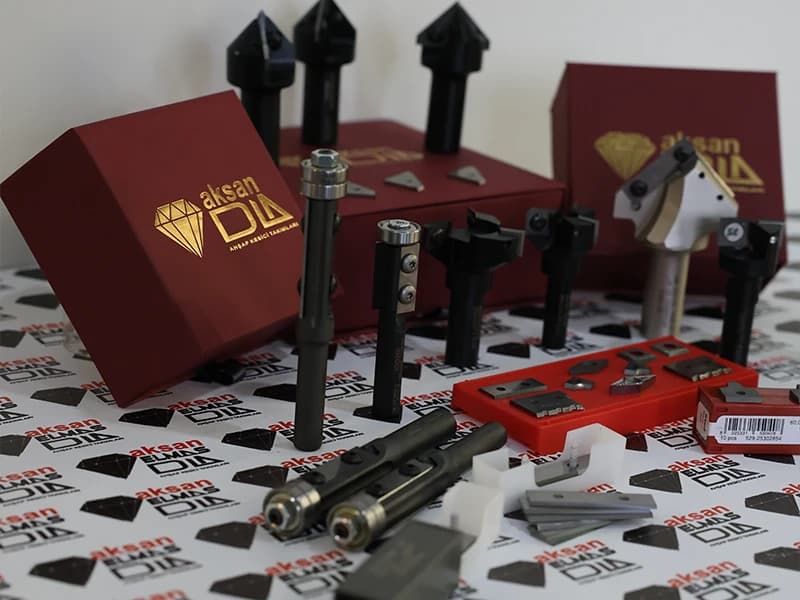 Değiştirilebilir Uçlu Jilet Bıçaklar